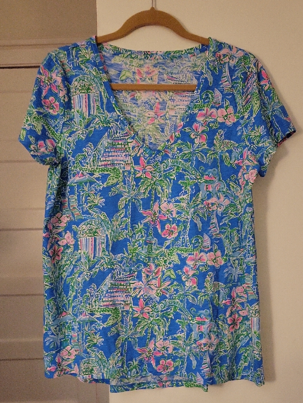 LILLY PULITZER T-SHIRT V Neckline Sz L Beach Island - Picture 5 of 6
